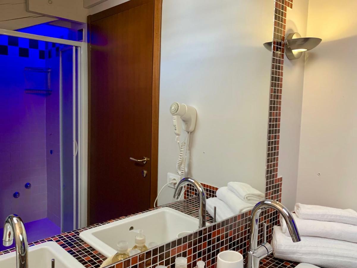 Porta Ronca - B&B, Suites & Apts Rho Eksteriør bilde